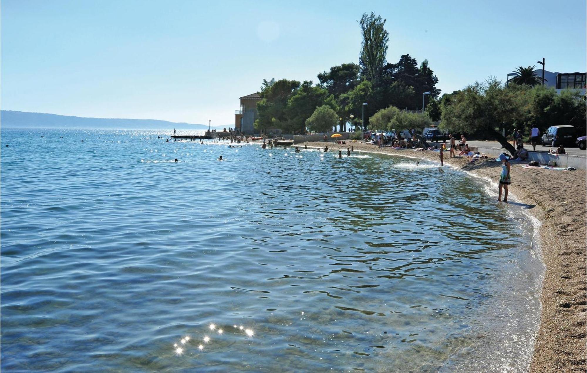 2 Bedroom Stunning Apartment In Kastel Kambelovac Kastela Bagian luar foto